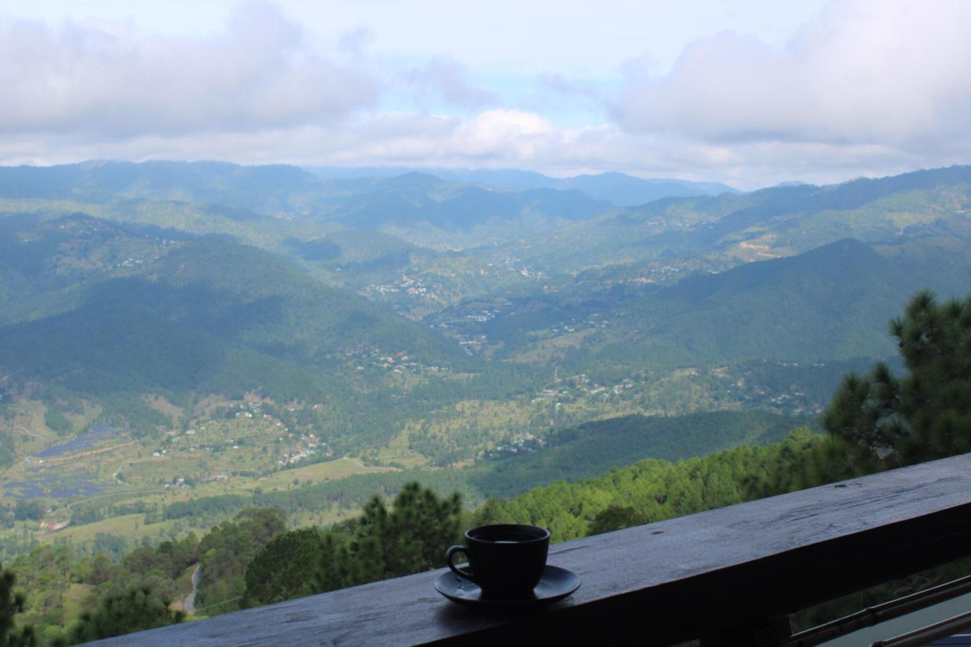 Himalayan Hobbit House Hotel Almora Exterior foto