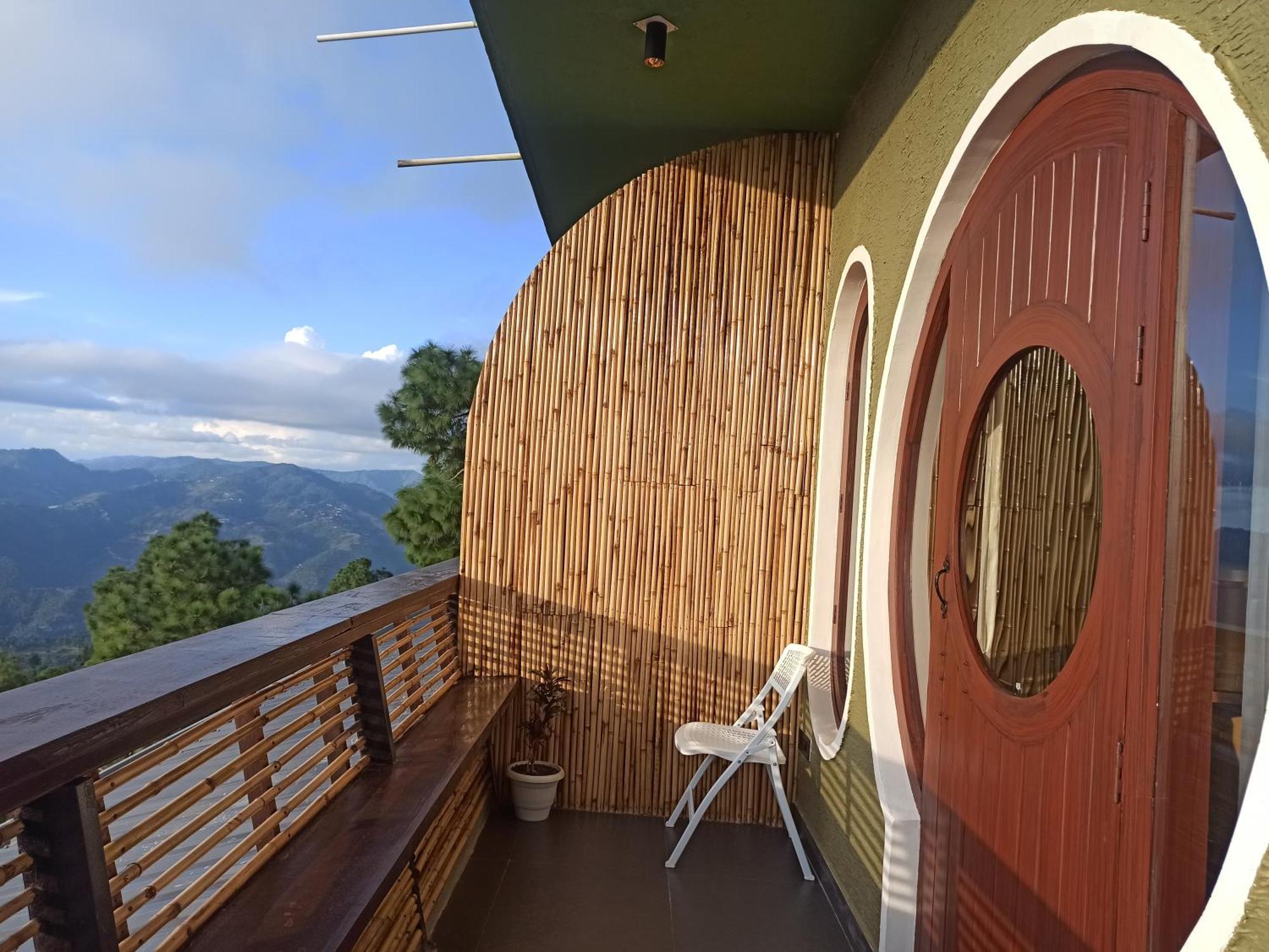 Himalayan Hobbit House Hotel Almora Exterior foto