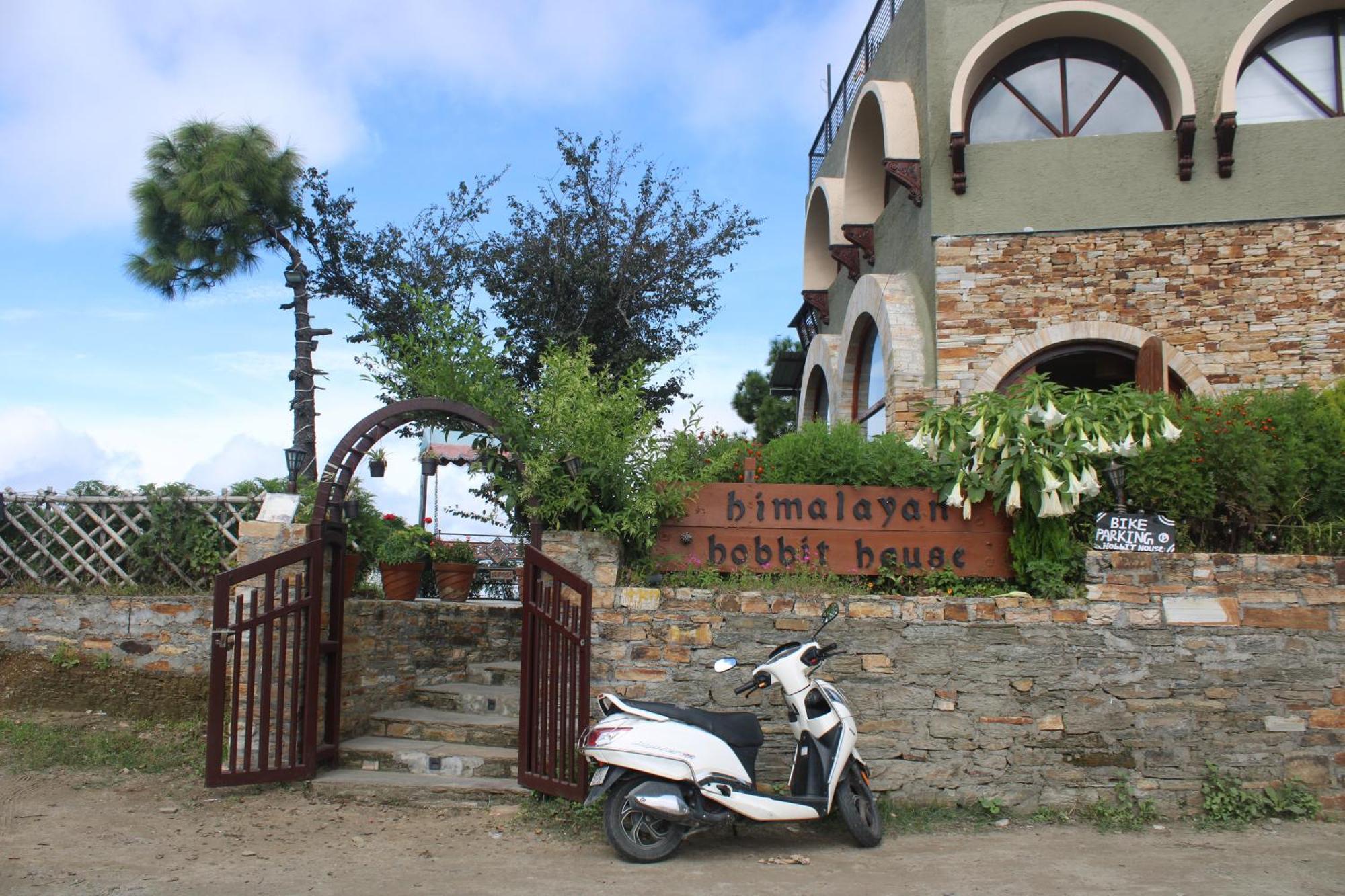 Himalayan Hobbit House Hotel Almora Exterior foto