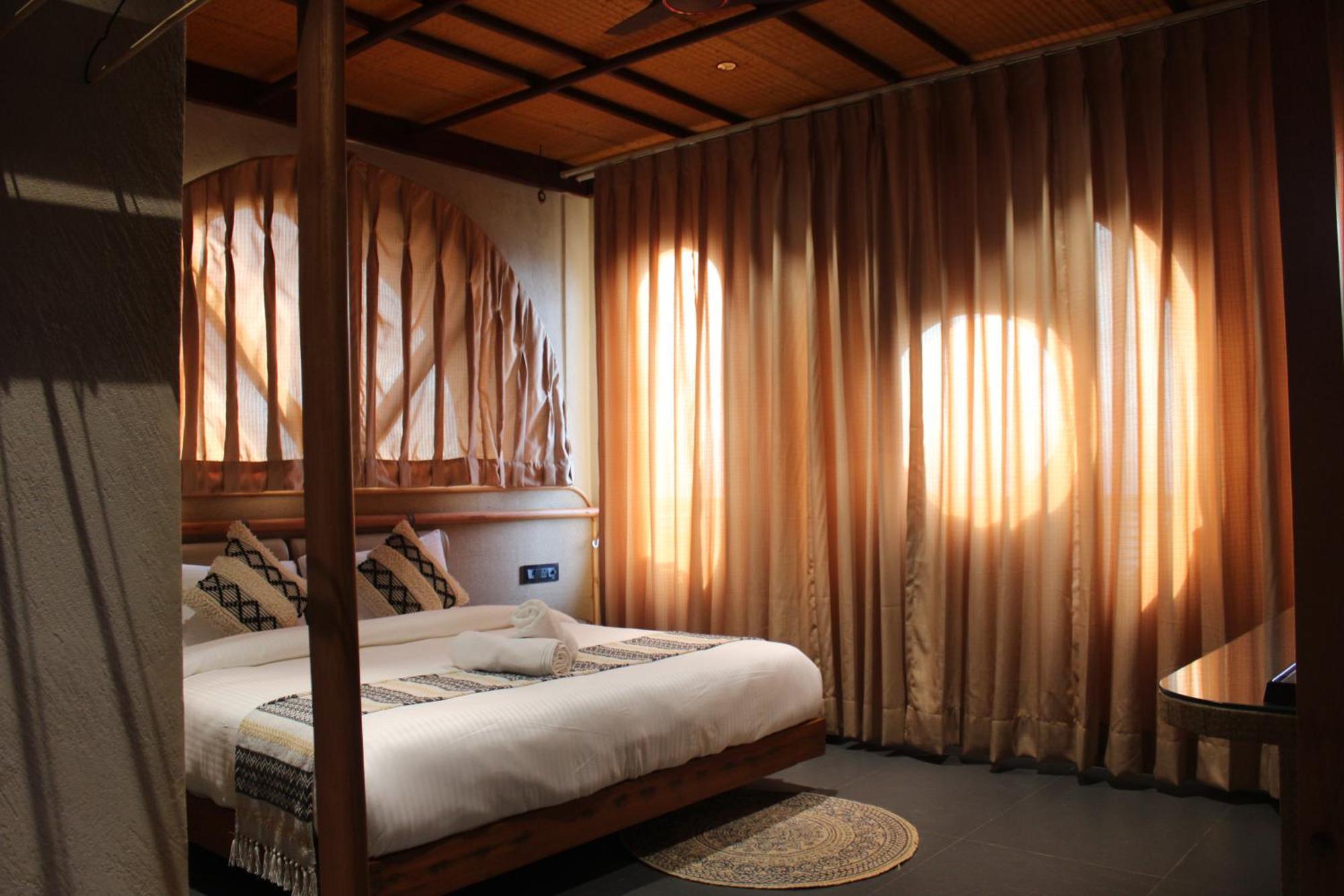 Himalayan Hobbit House Hotel Almora Exterior foto